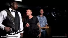 تشغيل سادي سانتانا في تحول جنسي شديد بين الأعراق مع عمل غريب وفاضح