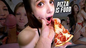 Redare Barbatul de la pizza fute trei pustoaice cu pizdele stramte