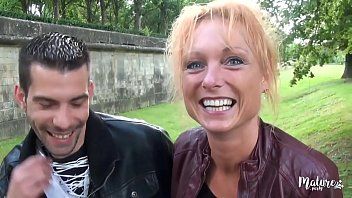 play Mendy an unsaturated milf sex in pahardcoree with gifted young man