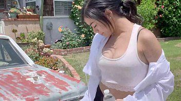 Bruneta cu corp sexy si tate superbe face videochat