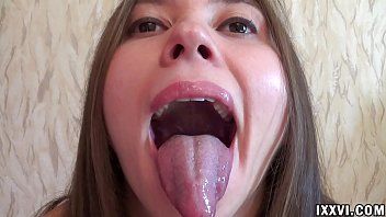 Jouer Lesbienne ananta shakti aime donner des langues et suce un vibromasseur