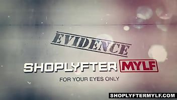 تشغيل كس حساس ورجولي يبحث عن الرضا