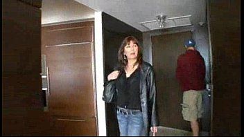Abspielen Xvideos Filme mit Tonschreien, wenn sie in die Muschi gefickt wird