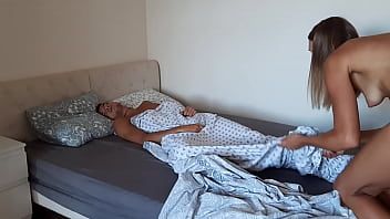 Reproduzir Ela não desiste até fazer sexo de manhã