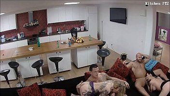 Odtwórz Dwaj Francuzi połączyli się na Facebooku i teraz uprawiają seks, który jest nagrywany, aby mogli to zapamiętać