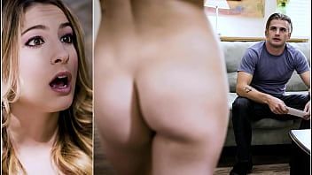 play A menina, mesmo parando no sinal, ela ainda quer ser fodida e tomar oral xxx