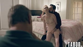 Abspielen Sie poliert den Penis dieses Mannes sehr gut und möchte, dass er sich sehr gut fühlt