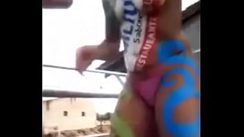 Reproduzir Prostituta com seios grandes fodida por sonho
