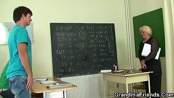 تشغيل تأخذ كلتا المرأتين دروسًا ثلاثية