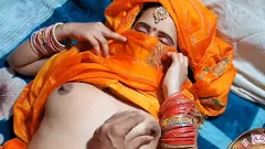 Jouer HOT INDIAN COULLE'S NURE KARWA CHATHUTH Honeymoon - DESI First Time Experience